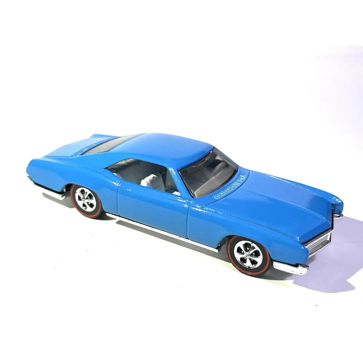 Hot Wheels Custom Made Baby Blue Riviera Redline Diecast Car 1/64