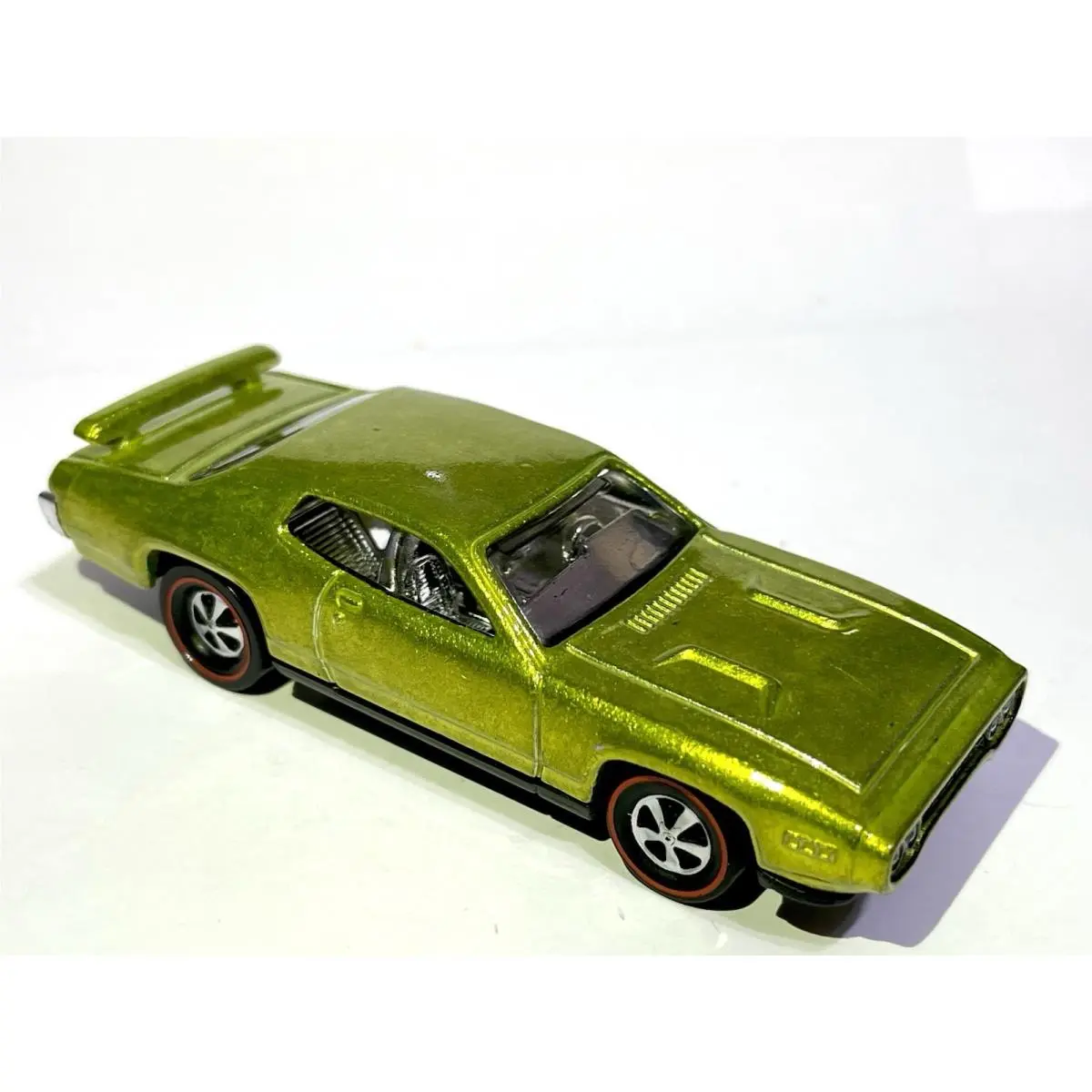 Hot Wheels Custom Made Redline Ultra Hots Plymouth Road Runner Diecast Car
