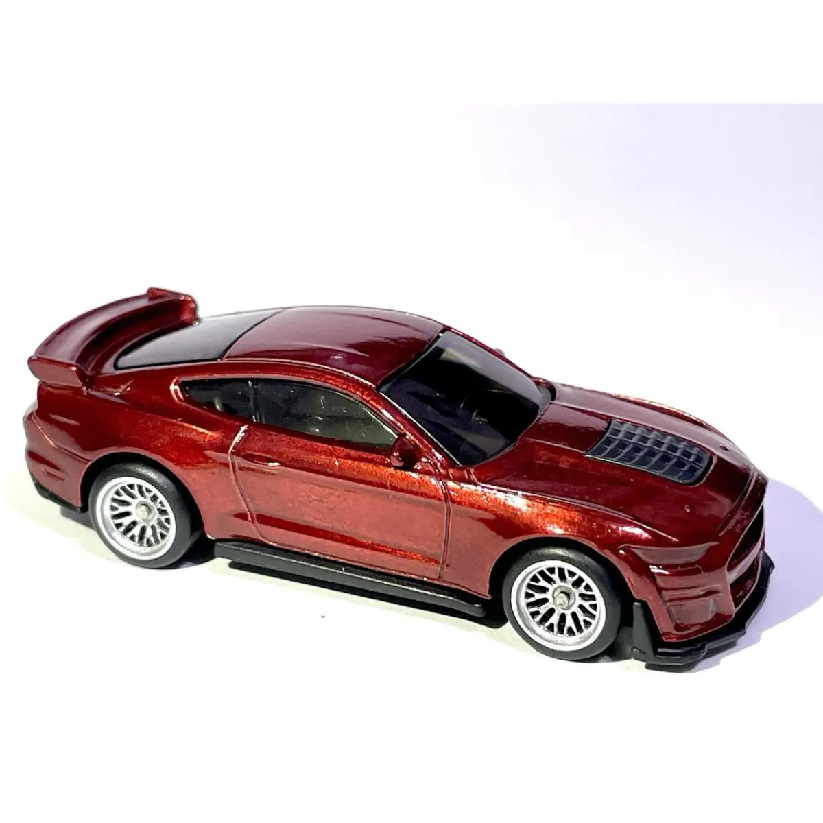 Hot Wheels Custom Made Spectraflame Real Riders Ford Mustang `20 Shelby GT500