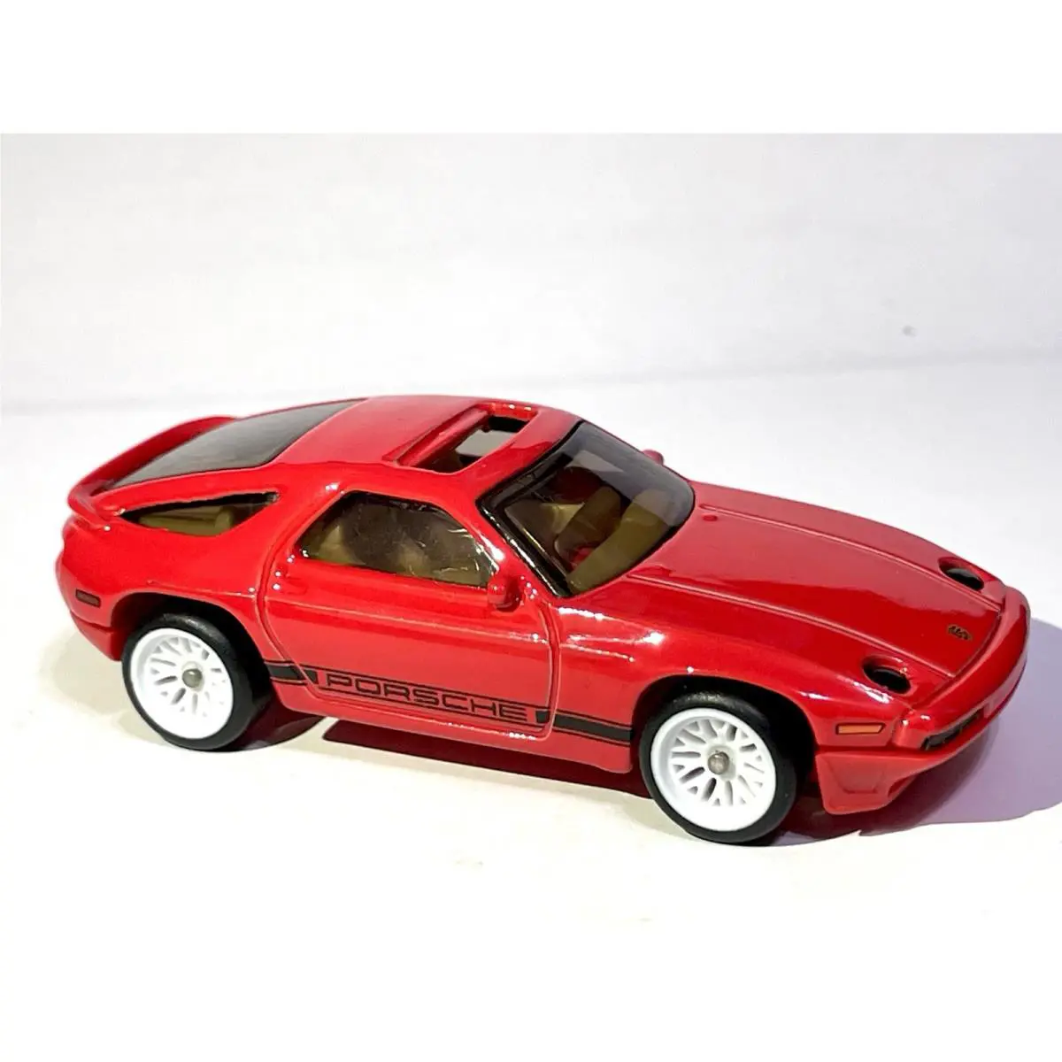 Custom Made With/ Real Riders Hot Wheels Rare 1983 Porsche 928S Diecast Car