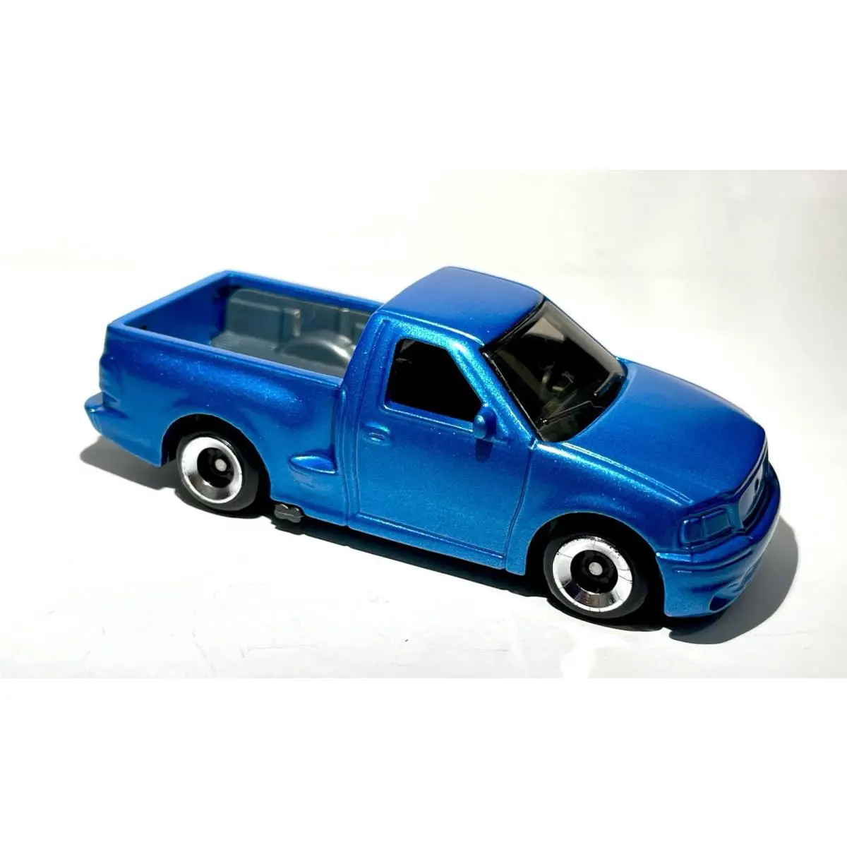 Hot Wheels Ford F-150 Lightning Custom Made Metallic Blue Diecast Truck