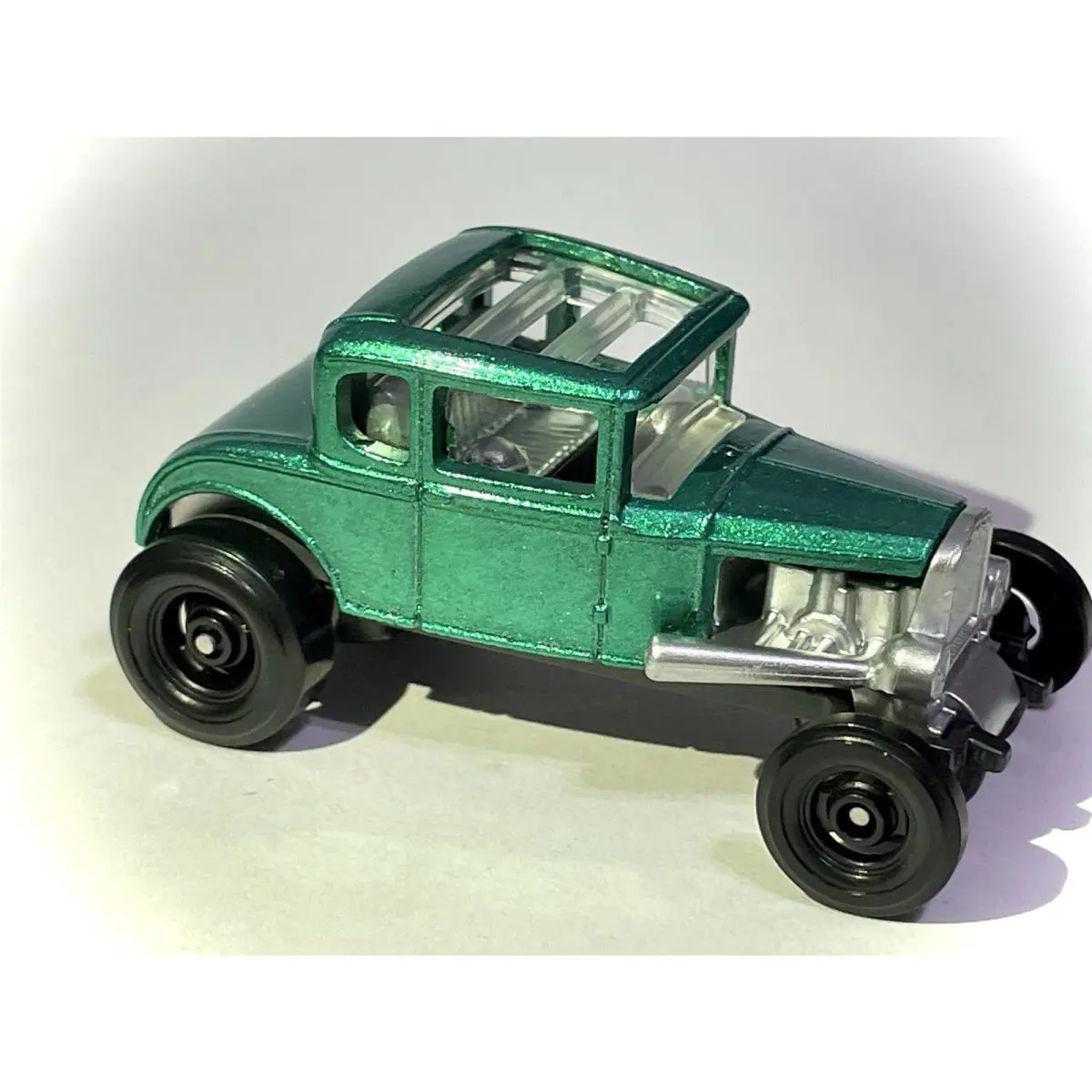 Hot Wheels HW Custom Made Spectraflame Green Ford Model A Custom `31 Diecast