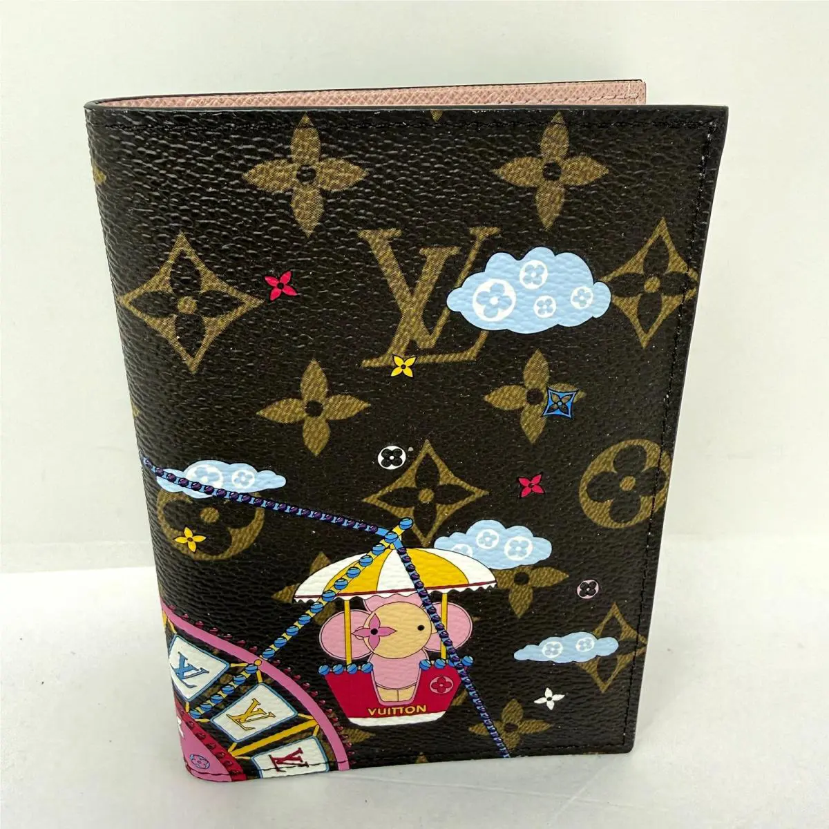 Louis Vuitton Limited Edition Passport Cover Christmas Animation Mono Pink Rare