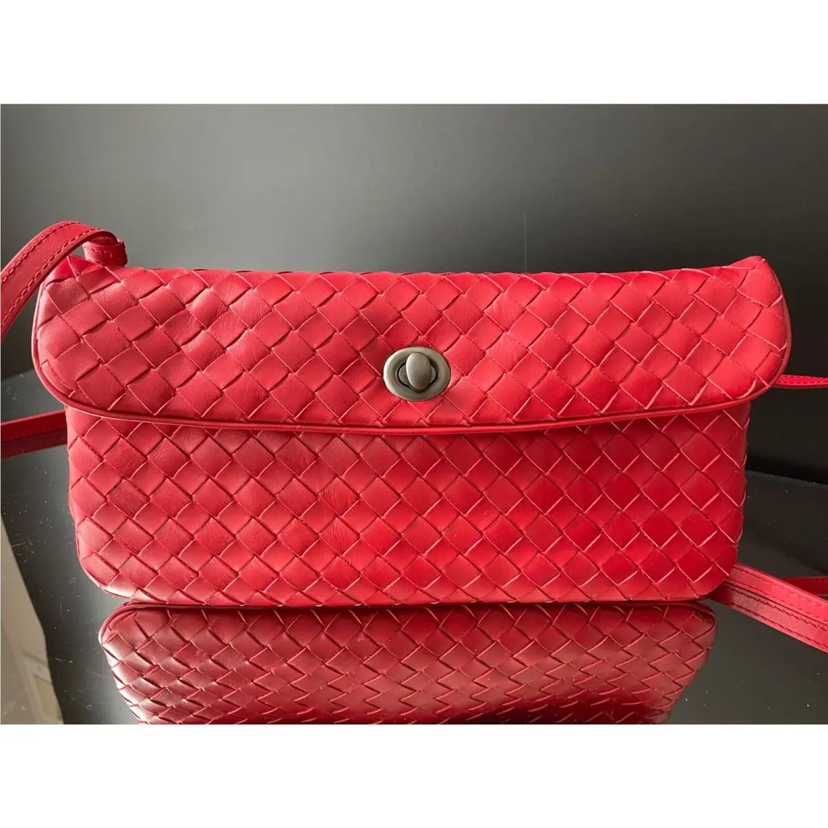 Bottega Veneta Women`s Shoulder Bag 623962 Red Intrecciato Nappa Leather