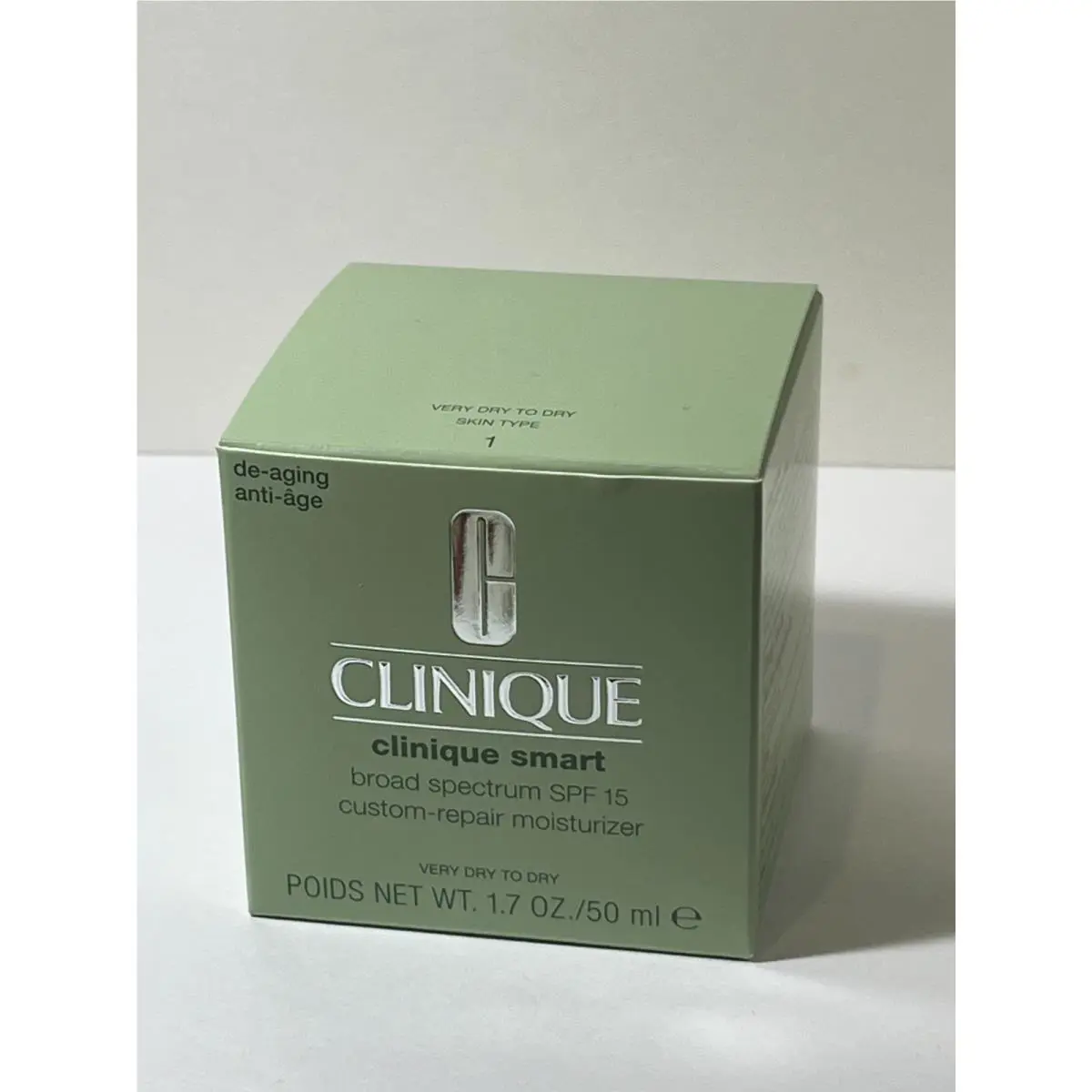 Clinique Smart Spf 15 Custom-repair Moisturizer Very Dry To Dry 1.7oz