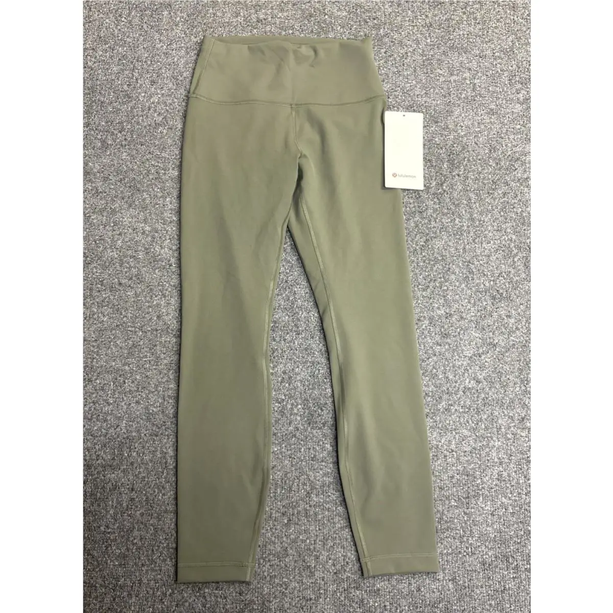 Women`s Lululemon Wunder Train HR Tight 25” Green Size 6