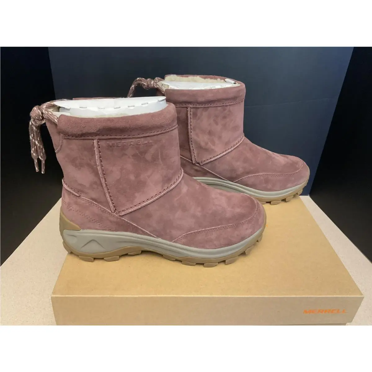 Womens Merrell Winter Pull On Boot In Marron. Size 9.5M. Nice Boots