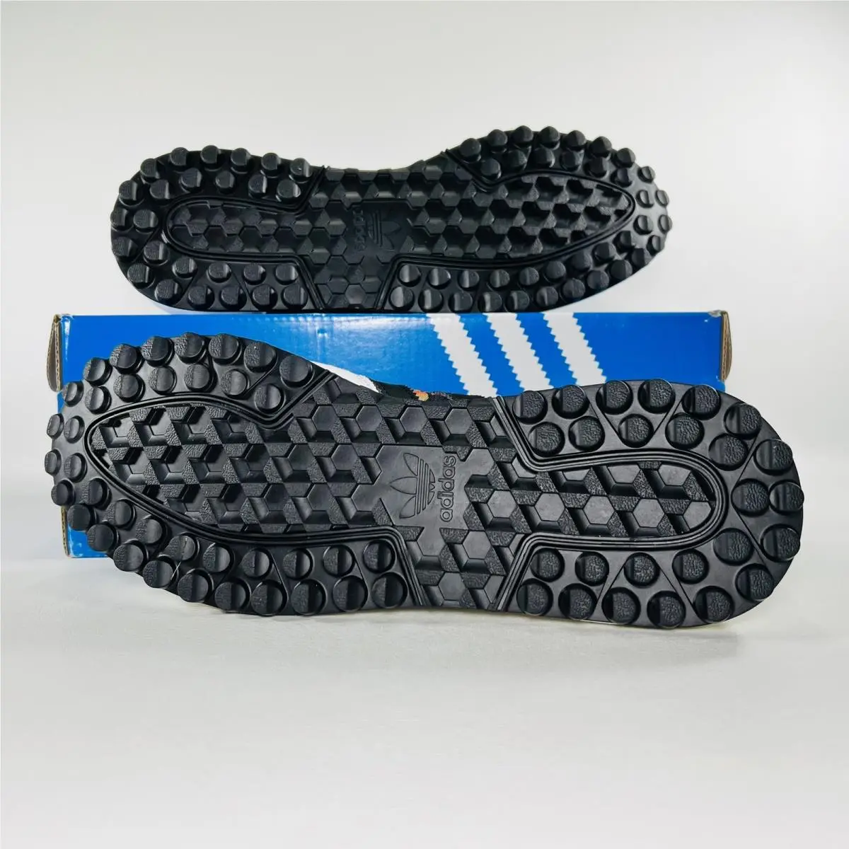 Adidas shoes - adidas TRX Vintage - TRX Vintage - HQ9851 - White / Black / Multicolor 13