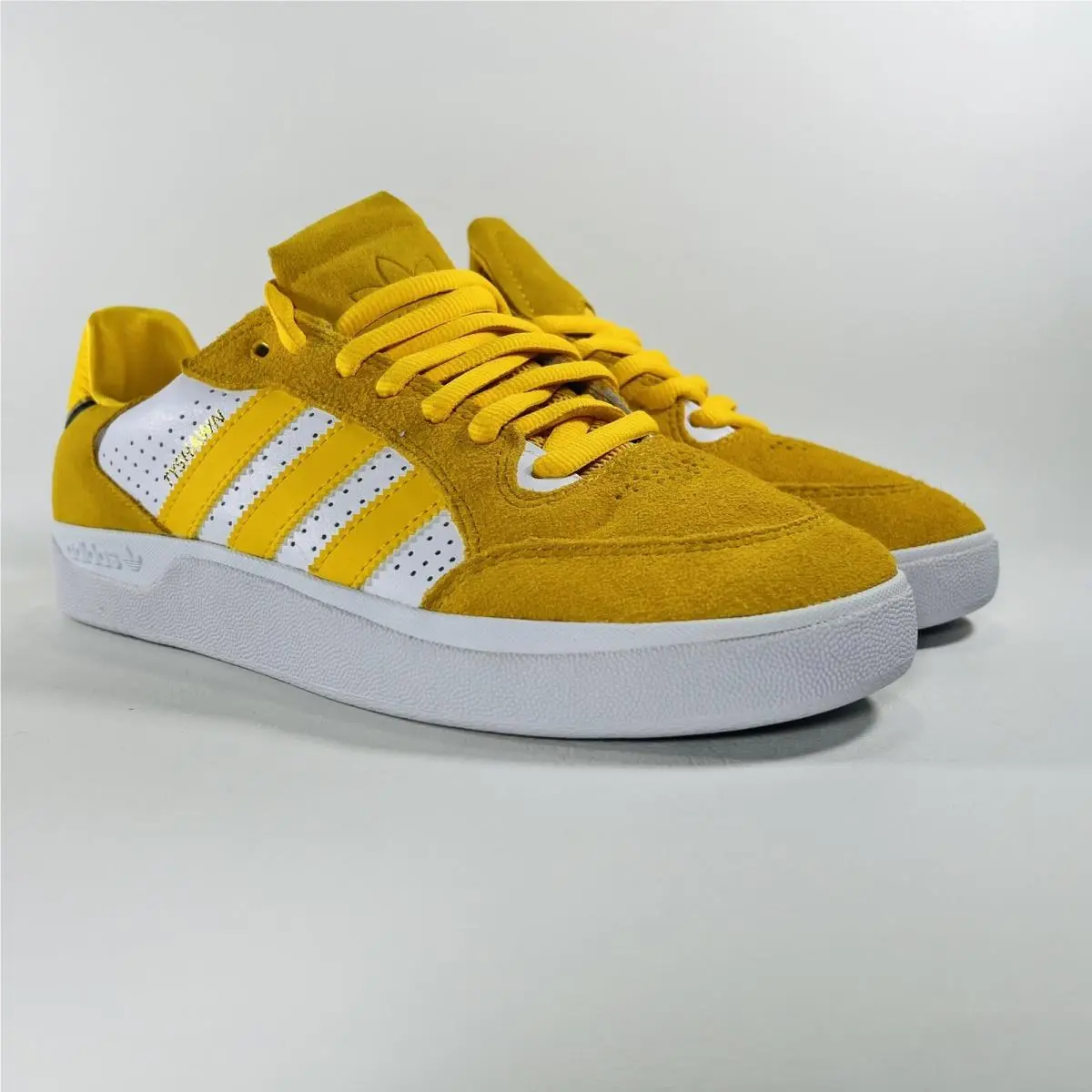 Adidas shoes - adidas Tyshawn Low - Tyshawn Low - H06338 - Yellow , White 4