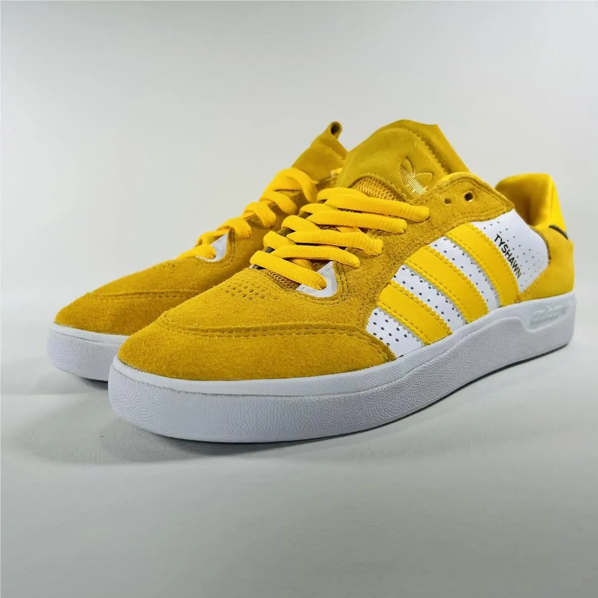 Adidas shoes - adidas Tyshawn Low - Tyshawn Low - H06338 - Yellow , White 17