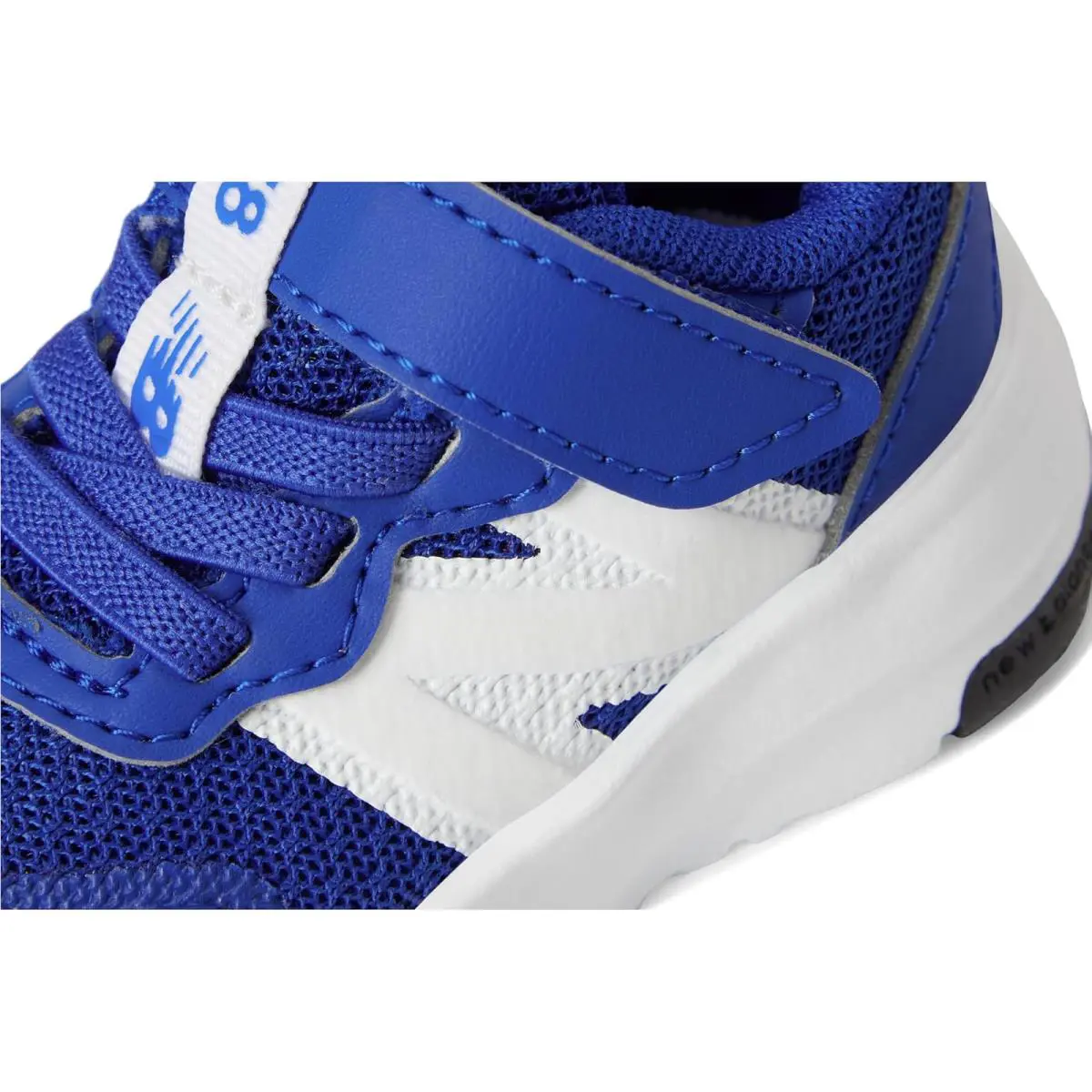 New Balance shoes - Black/White 25