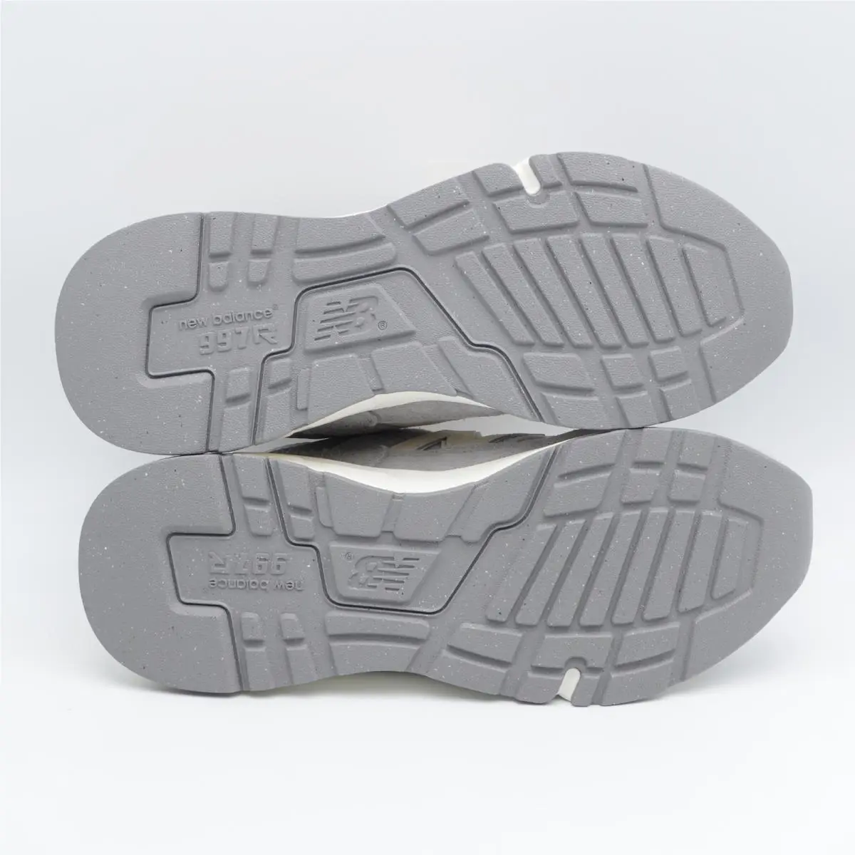New Balance shoes - New Balance 997R - U997REE - Gray (UPC: 197966378646) 5
