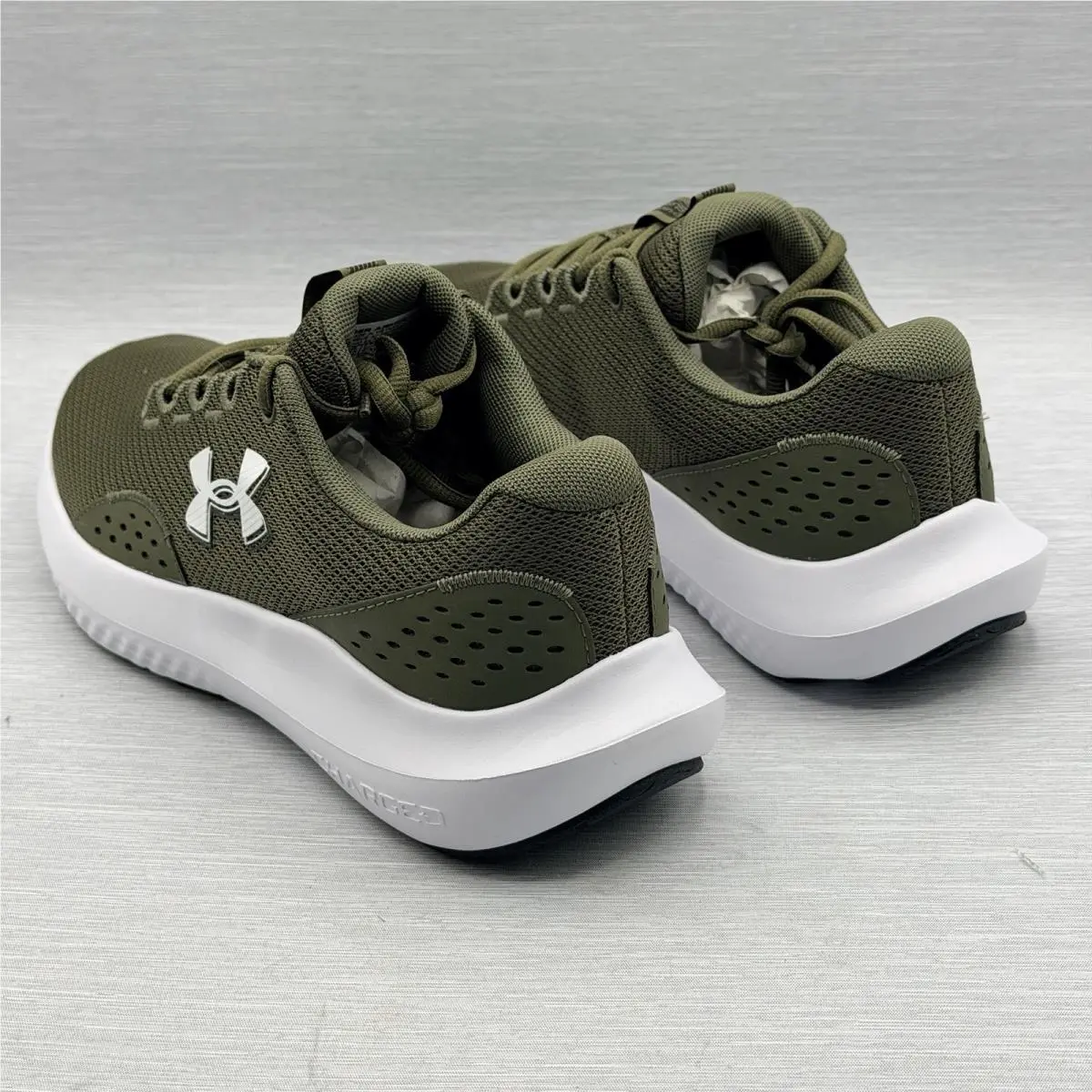 Under Armour shoes - Under Armour Surge - Surge - 3027000 - Green 11