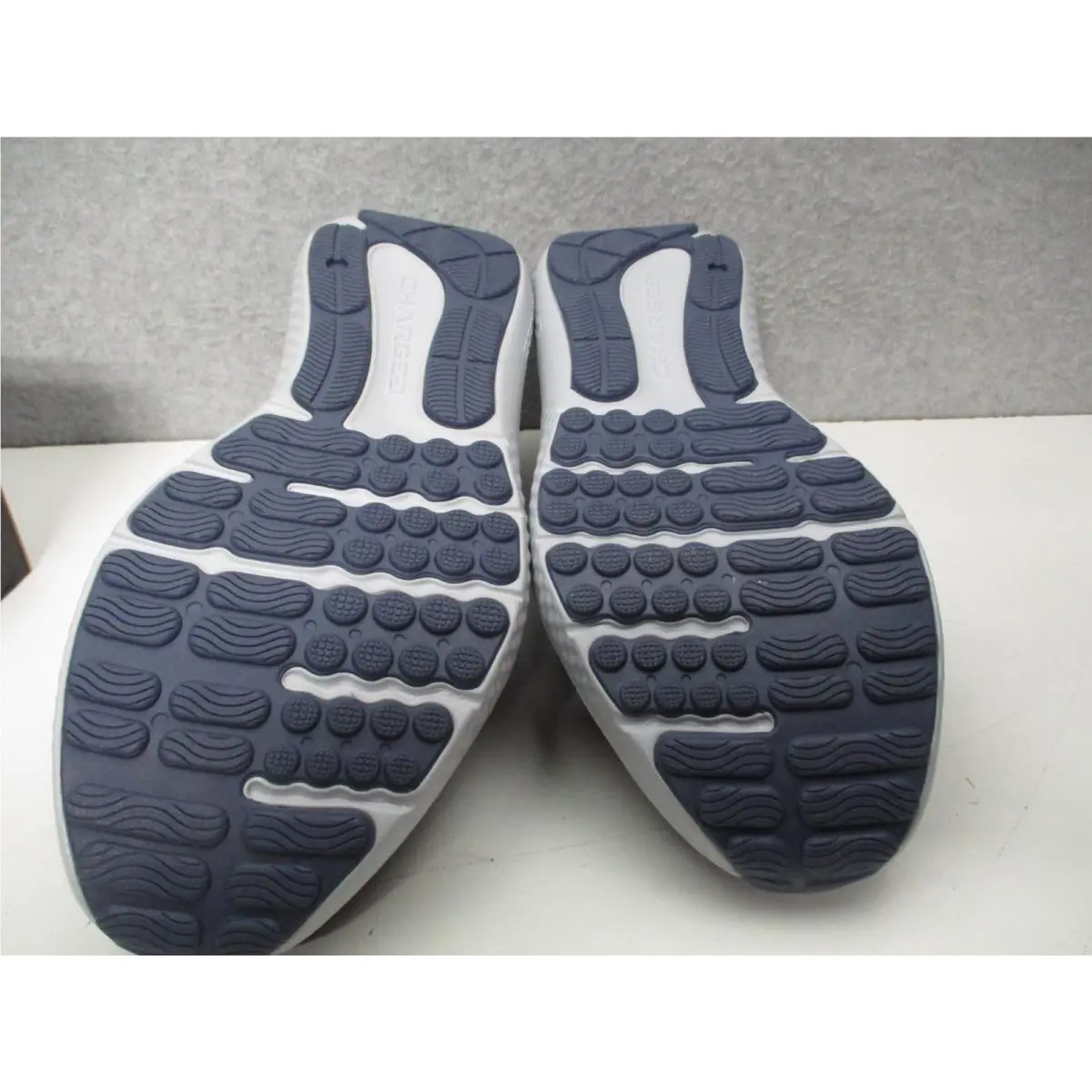 Under Armour shoes - Surge 4 - Surge - 3027000 - Gray (UPC: 196884999872) 3