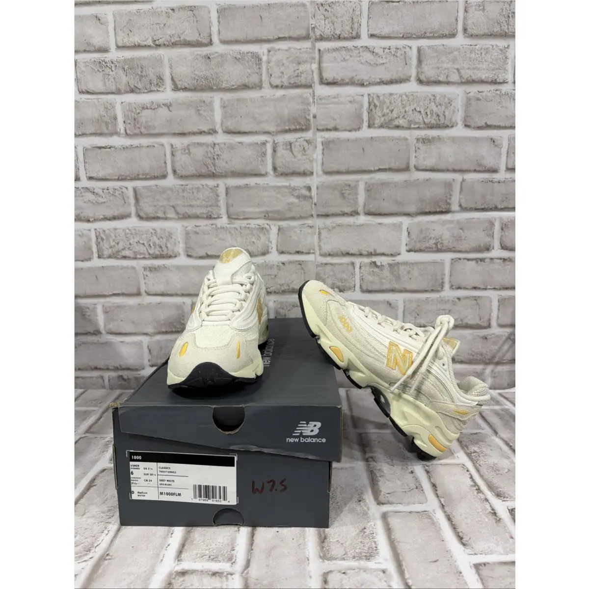NB 1000 Women Grey/white Running Sneakers M1000FLM Sz 7.5 by New Balance