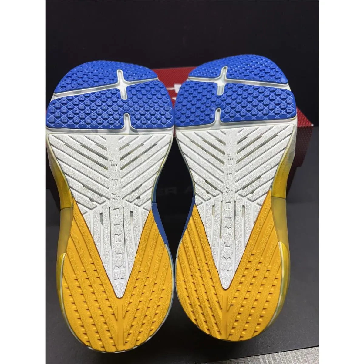 Under Armour shoes - Under Armour Team HOVR Apex - Multicolor 1