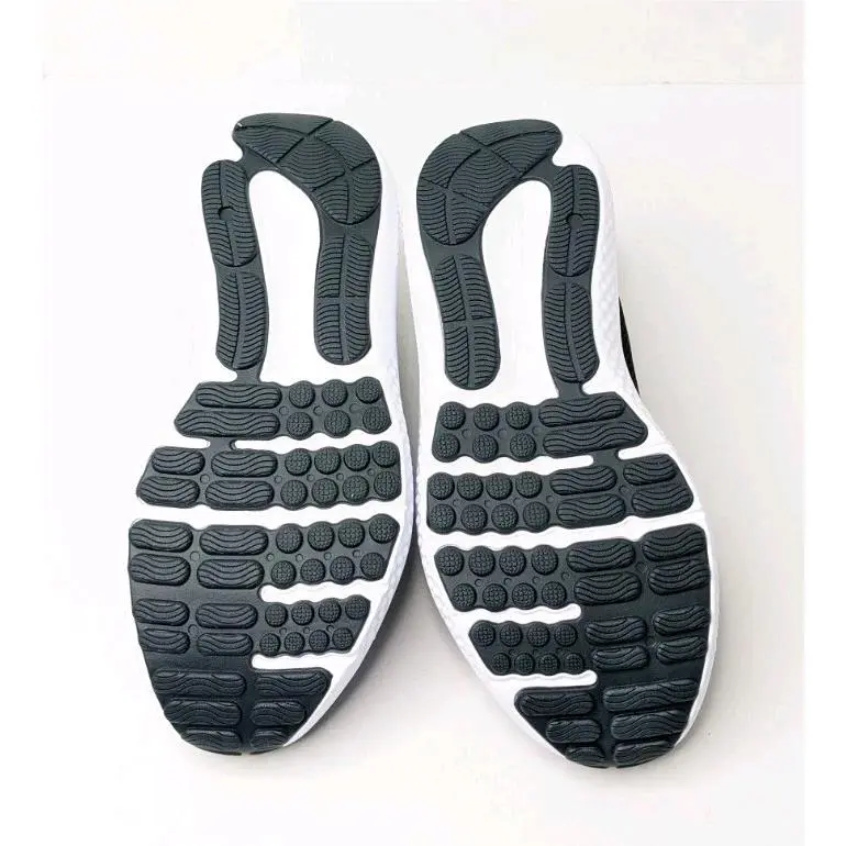 Under Armour shoes - Under Armour Surge - Surge - Black 4