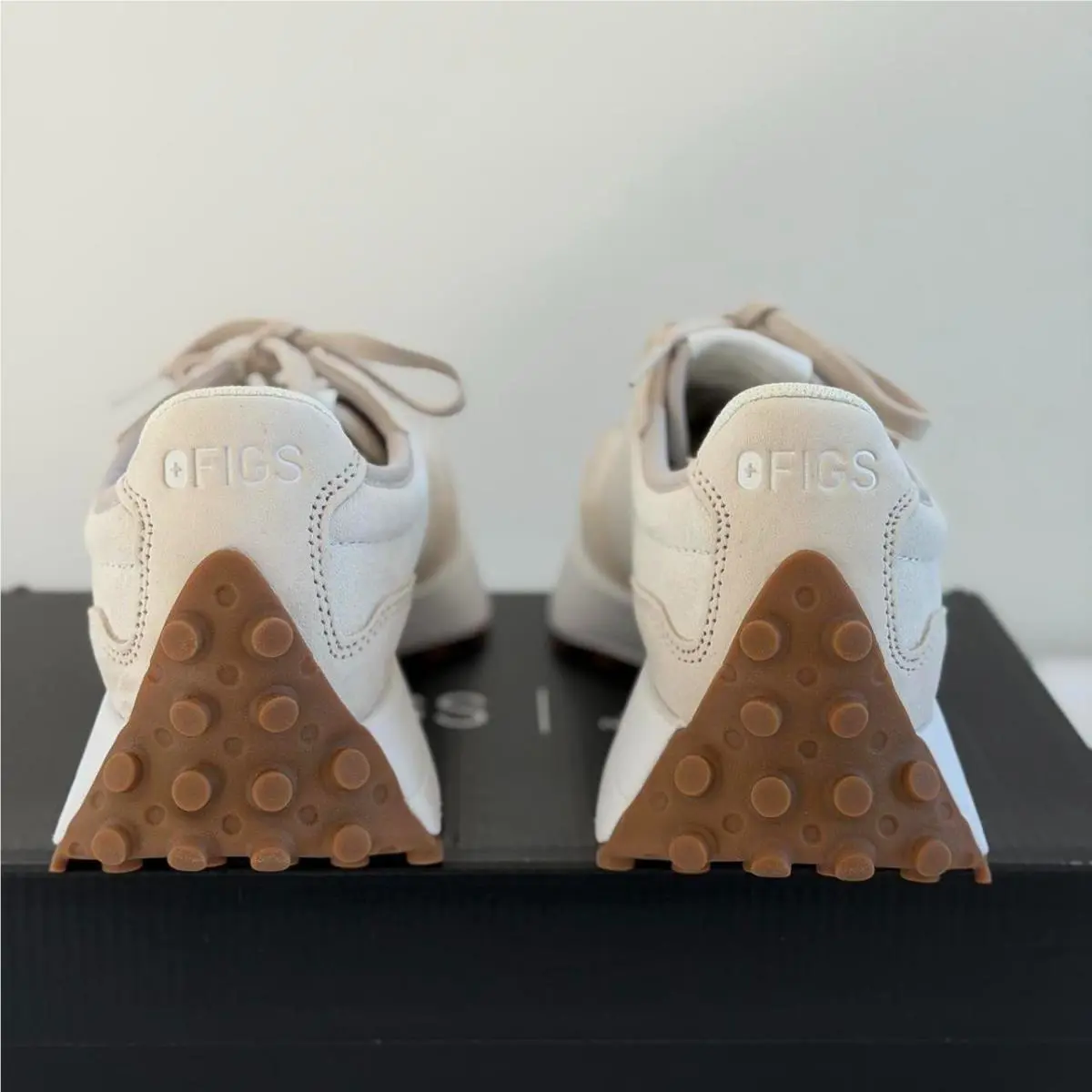 New Balance shoes - Cream 3