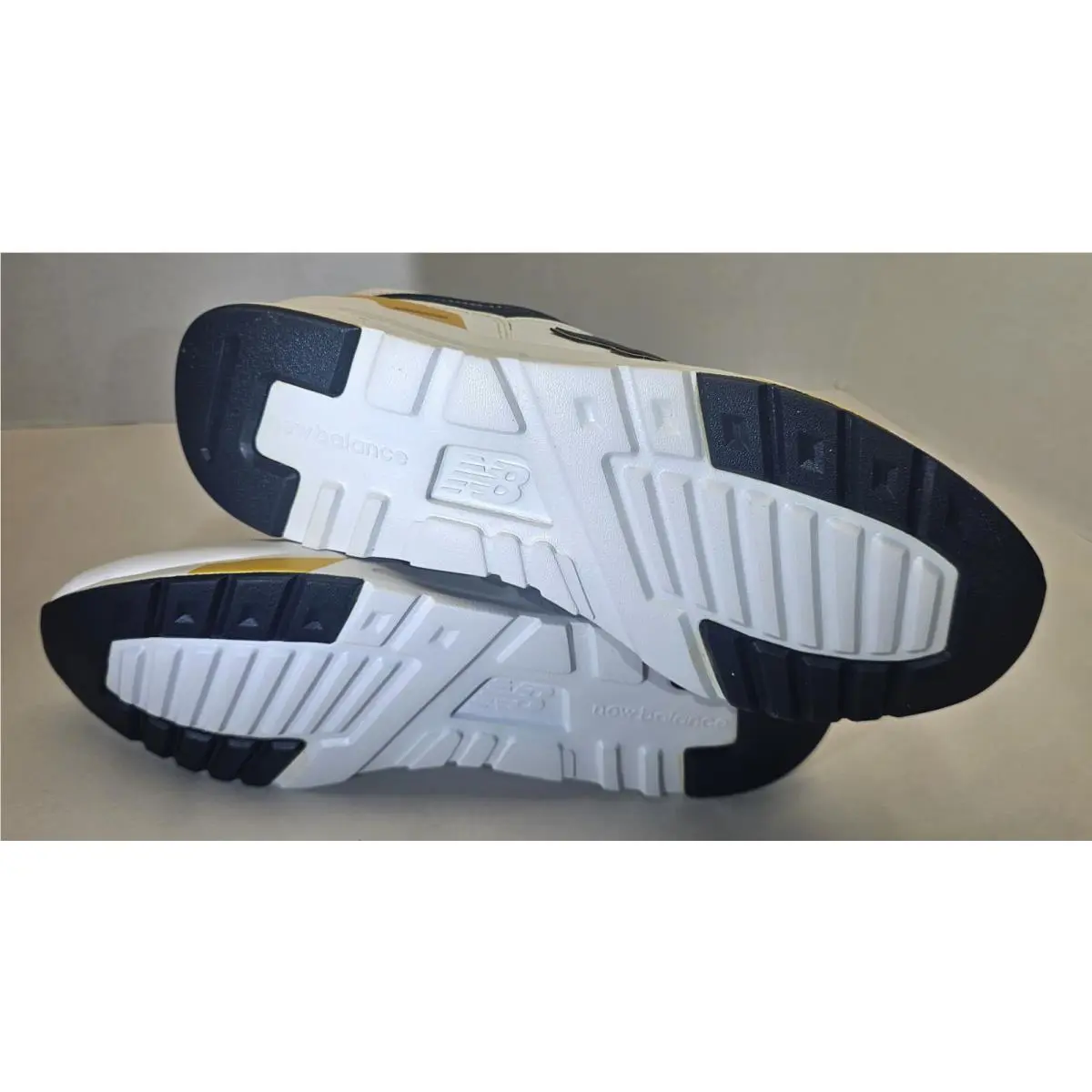 New Balance shoes - New Balance 997H - CM 997 HDL - White/Navy Blue/Yellow 18