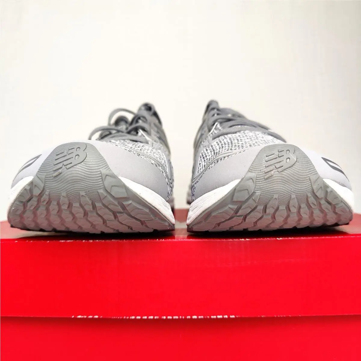 New Balance shoes - New Balance Veniz Fresh Foam - WVNZRG1 - Gray & White 7