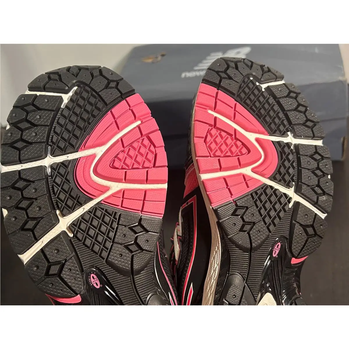 New Balance shoes - Black, Pink 9