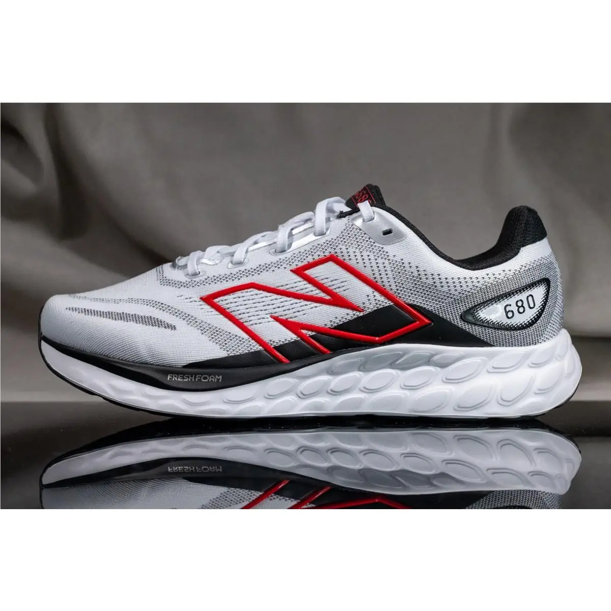 New Balance shoes - NEW BALANCE FRESH FOAM 680 v8 - M680RW8 - Multicolor (UPC: 197968088789) 1