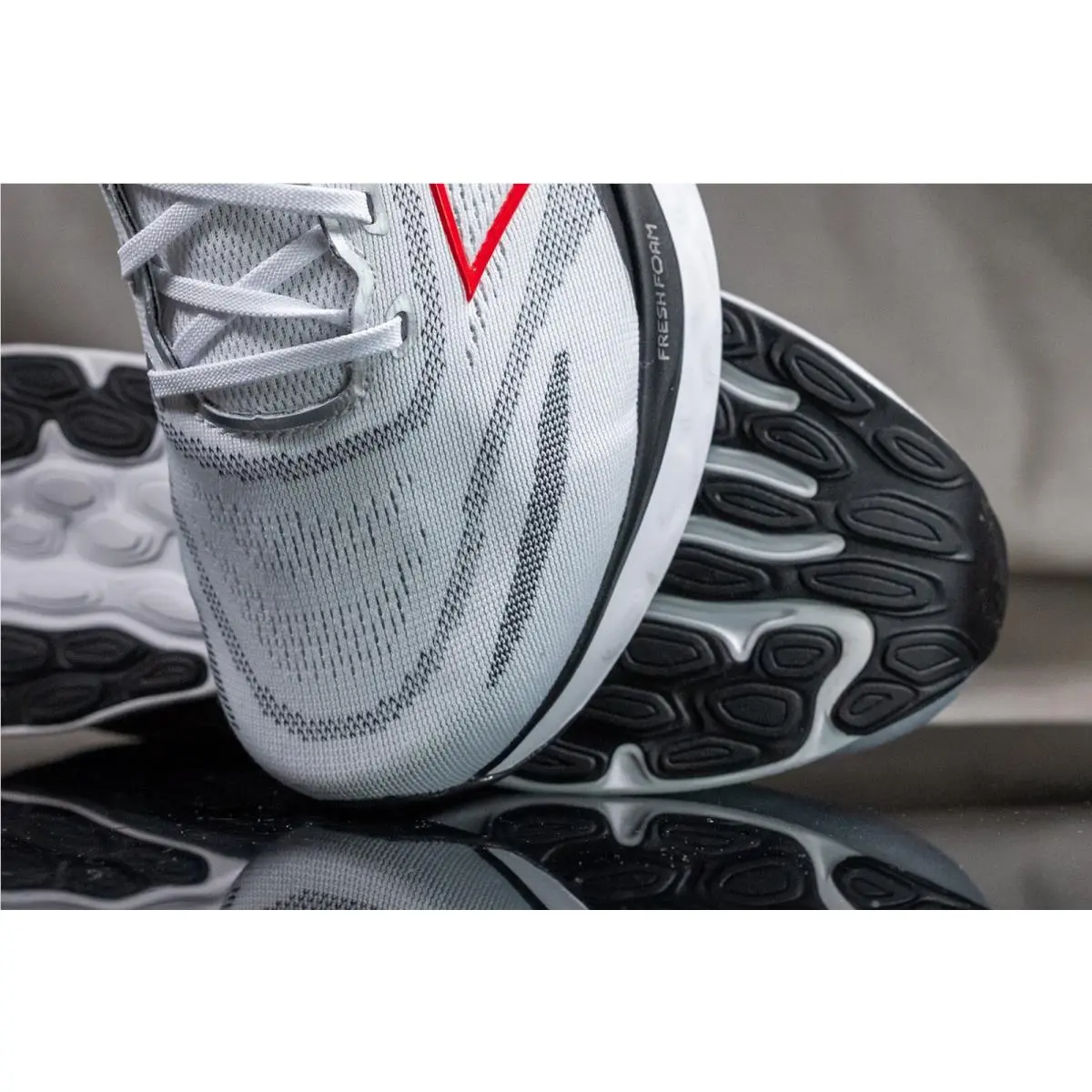 New Balance shoes - NEW BALANCE FRESH FOAM 680 v8 - M680RW8 - Multicolor (UPC: 197968088789) 3