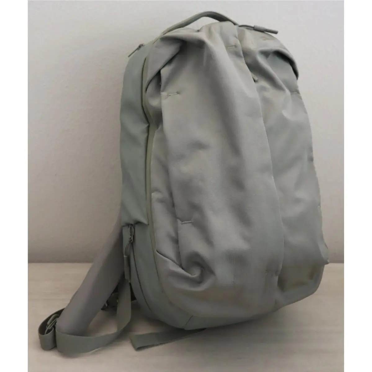 Adidas JM2576 Men`s One Size Silver Pebble/light Gray 4NWNL Backpack
