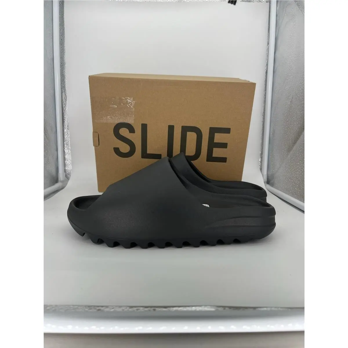 Adidas Yeezy Shoes Mens Size 10 Slide Sandals Onyx HQ6448