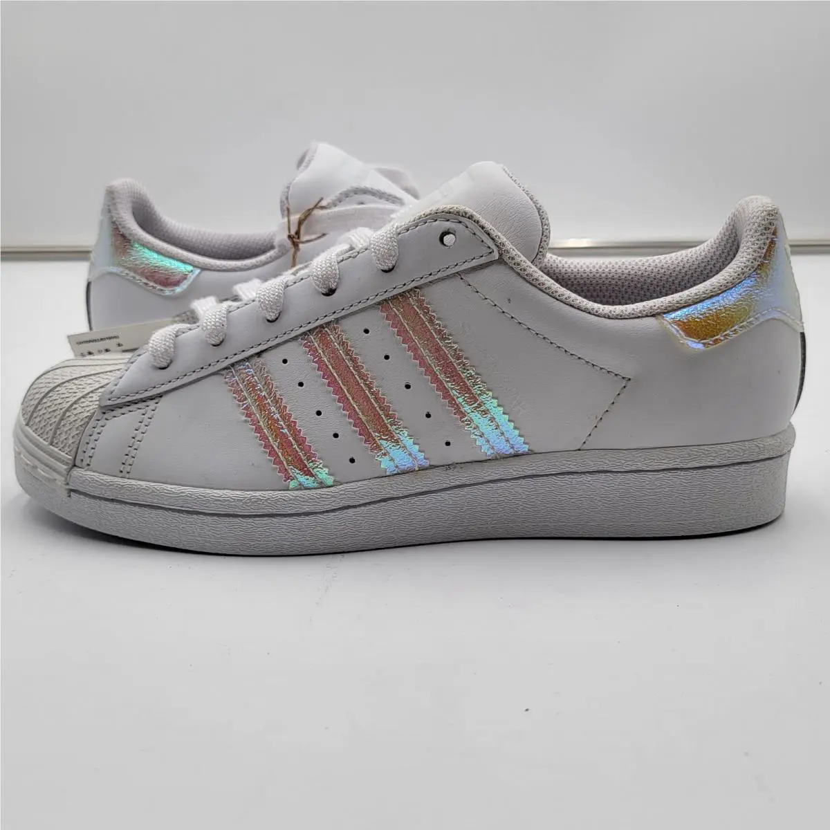 Adidas Originals Superstar J `white Iridescent` Sz 4.5 FV3139