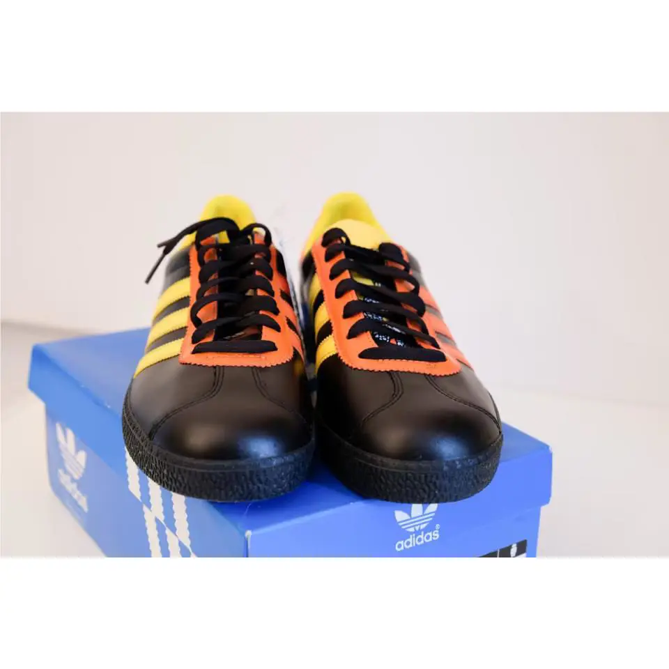 Adidas shoes - ADIDAS GAZELLE II DRAGON - GAZELLE DRAGON - BLACK/ORANGE/YELLOW - U50 - 667240 9