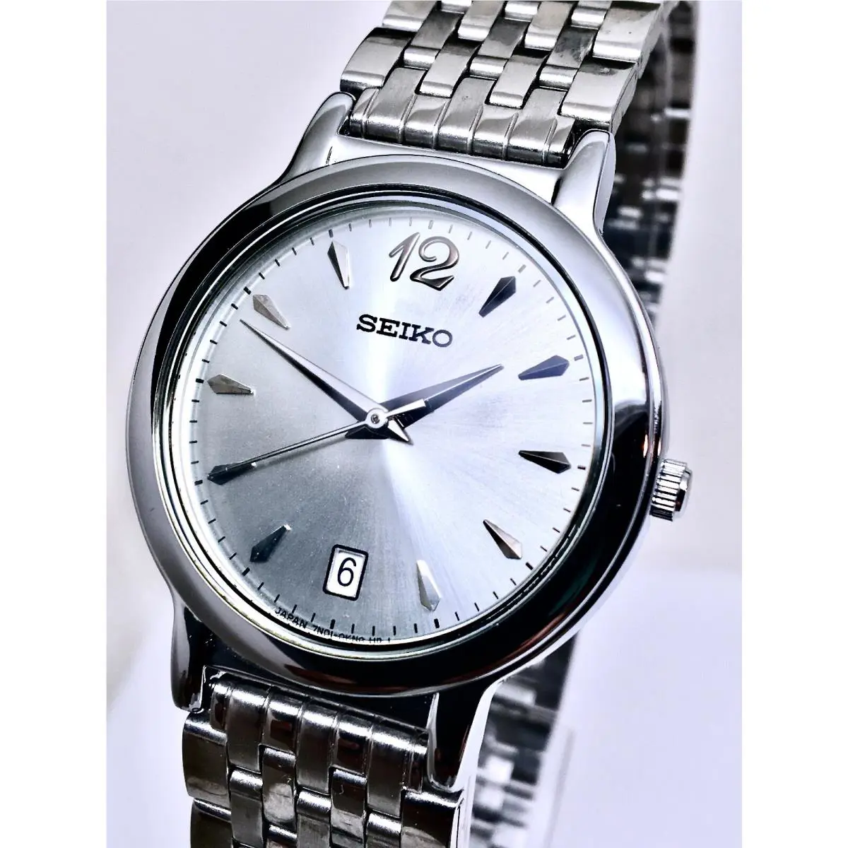 Vintage Seiko Quartz SFWV31P1 Mid Size Stainless Steel Slver Dial