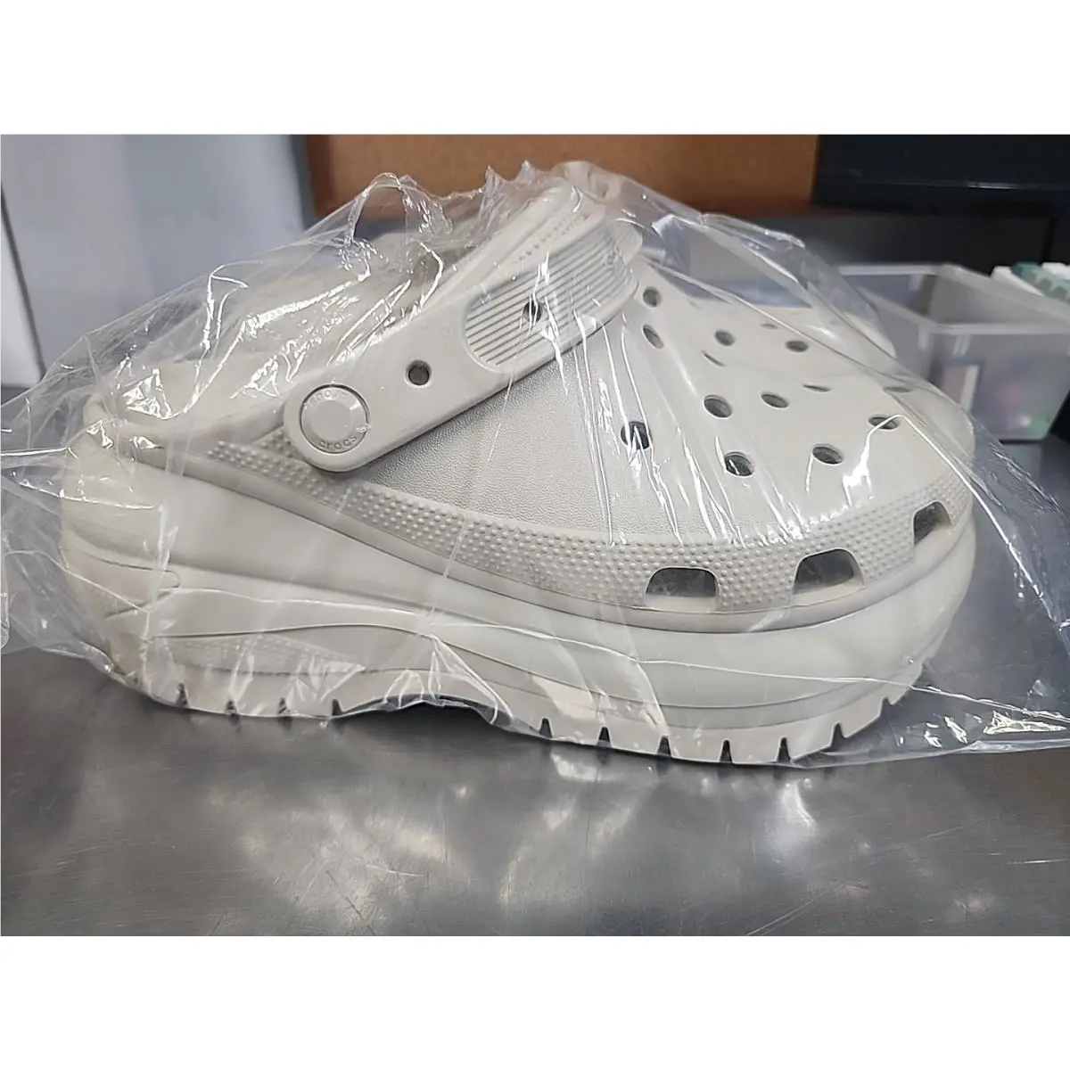 Crocs shoes - Crocs Mega Crush - Mega Crush - 207988 - Beige 1