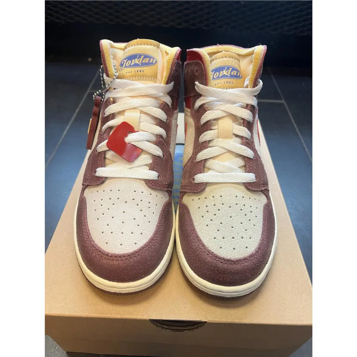 Nike shoes - Air Jordan 1 Mid SE - Multicolor 1