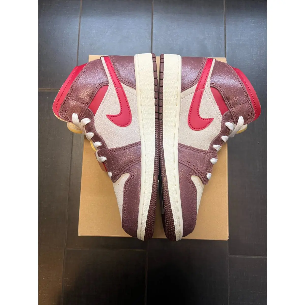 Nike shoes - Air Jordan 1 Mid SE - Multicolor 2