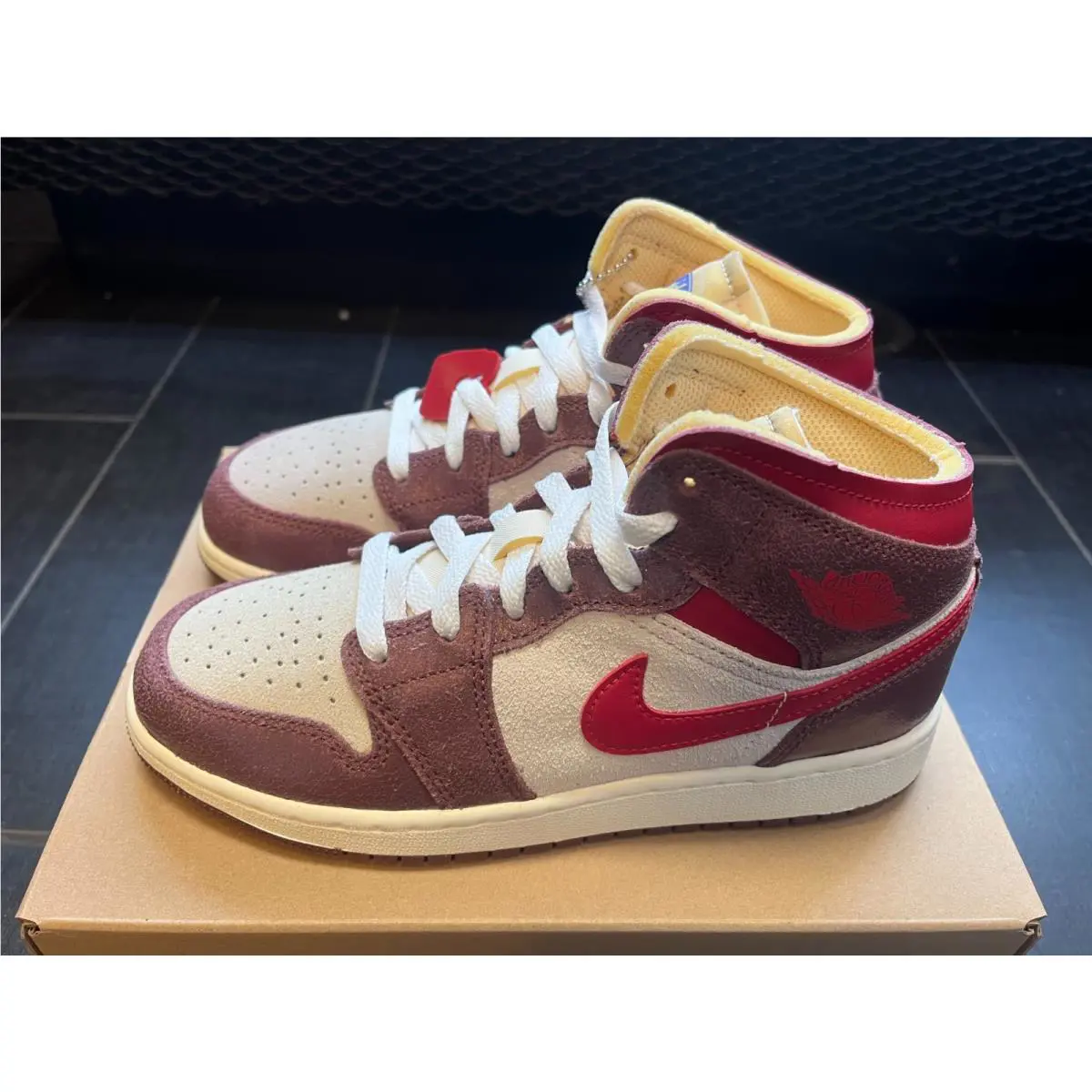Nike shoes - Air Jordan 1 Mid SE - Multicolor 4