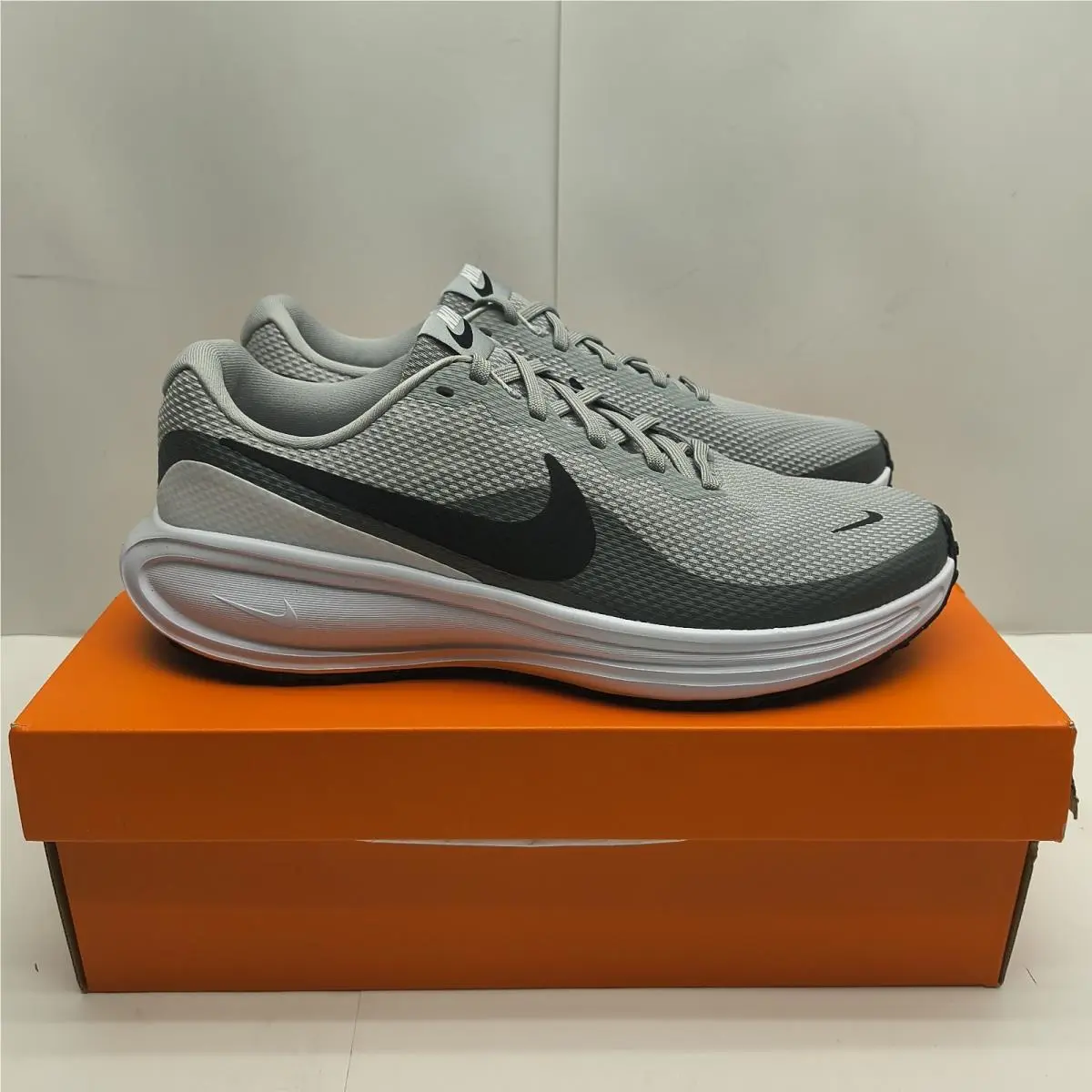 Nike shoes - Nike Revolution - Revolution - Gray 10