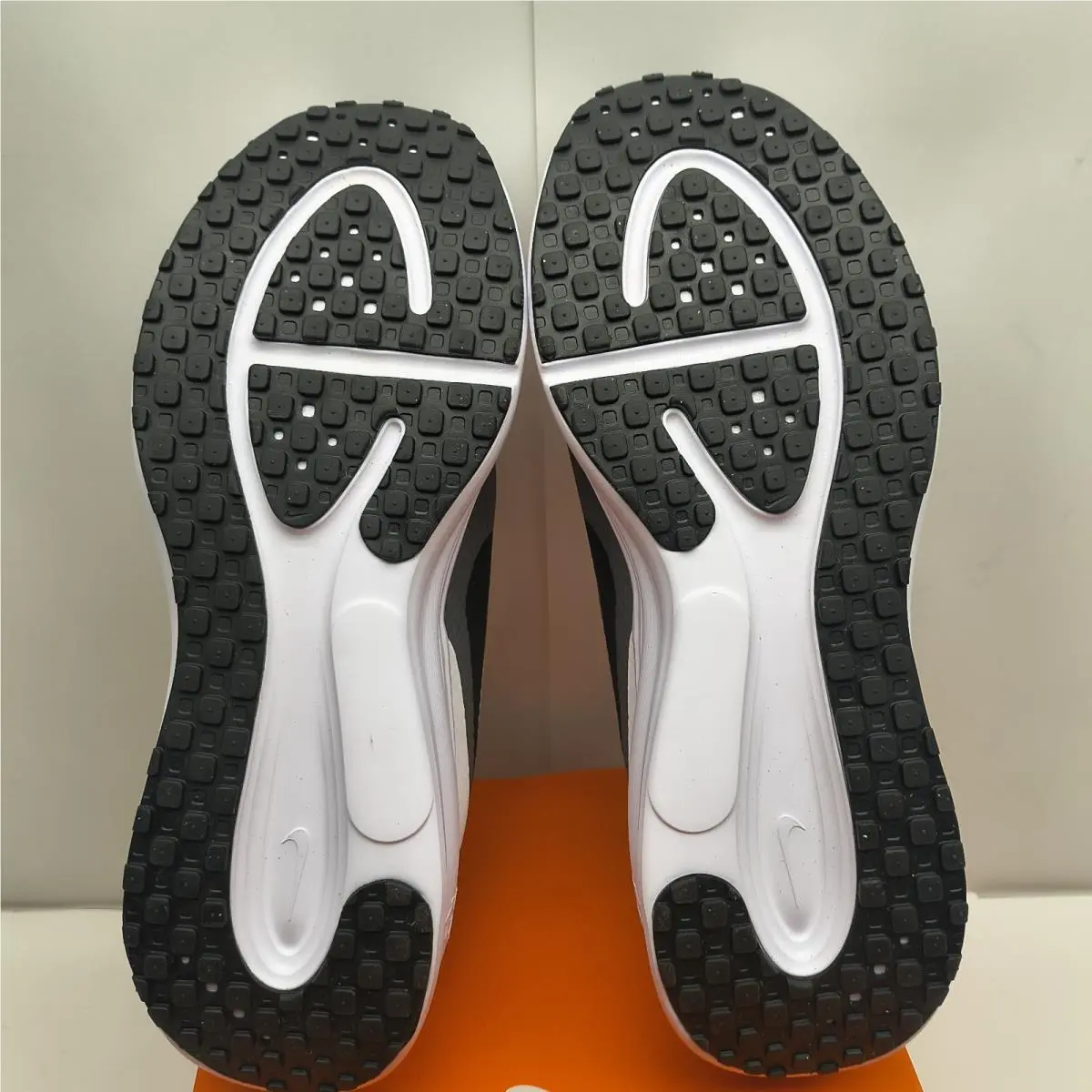 Nike shoes - Nike Revolution - Revolution - Gray 17