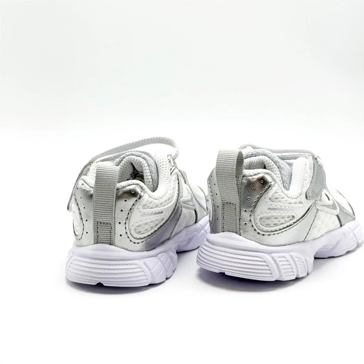 Nike shoes - White 2
