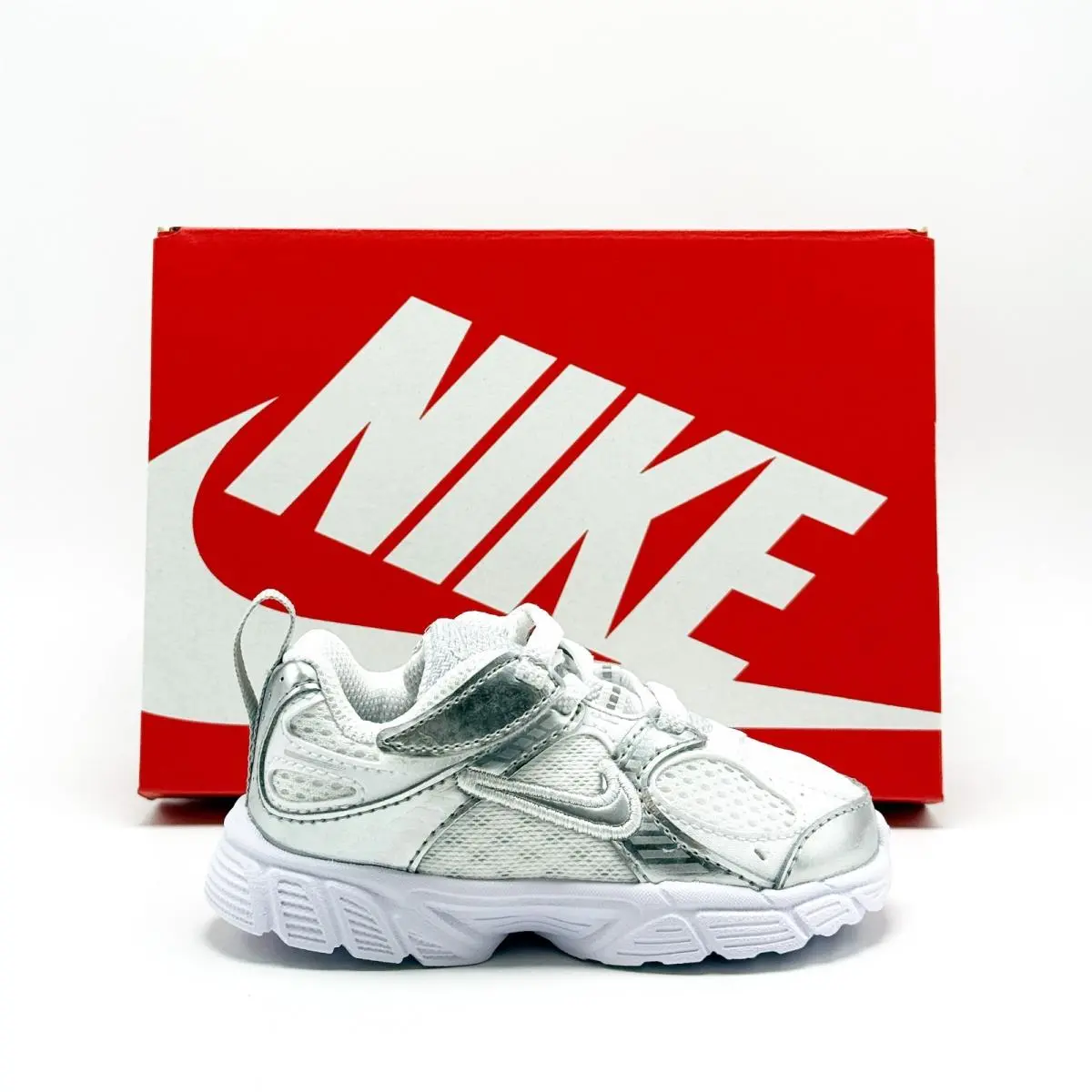 Nike shoes - White 4