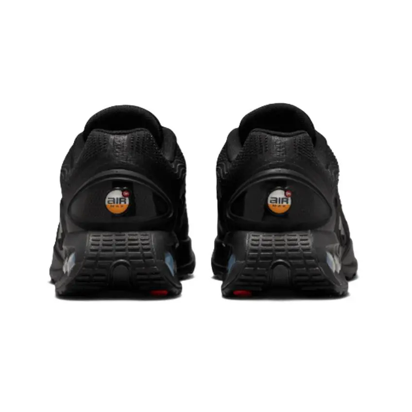 Nike shoes - Black/Metallic 3