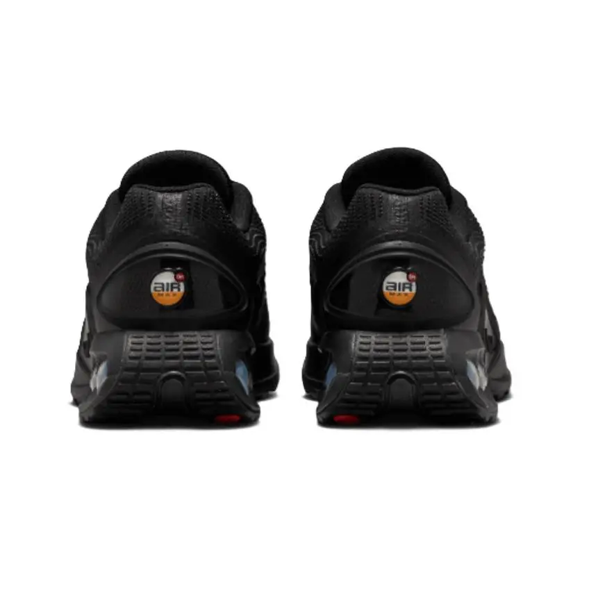 Nike shoes - Black/Metallic 9