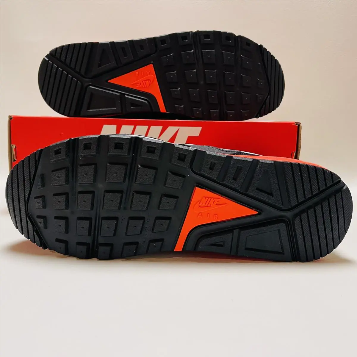 Nike shoes - Nike Air Max Ivo - Air Max Ivo - 580518016 - Black / White-Cool Grey 9