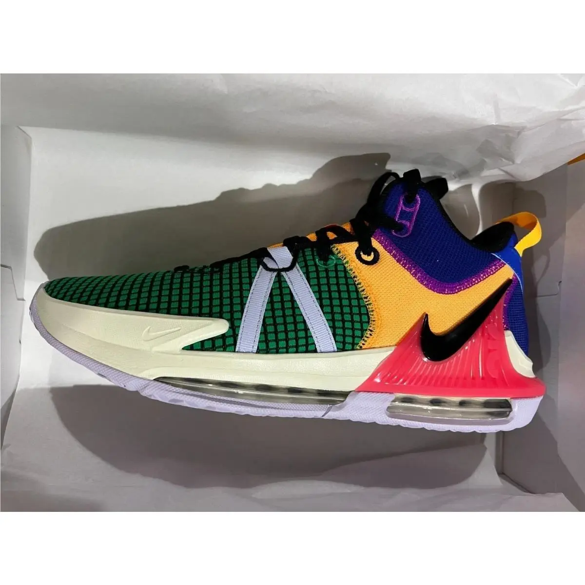 Nike shoes - VIVID PURPLE/BLACK SEA CORAL 6