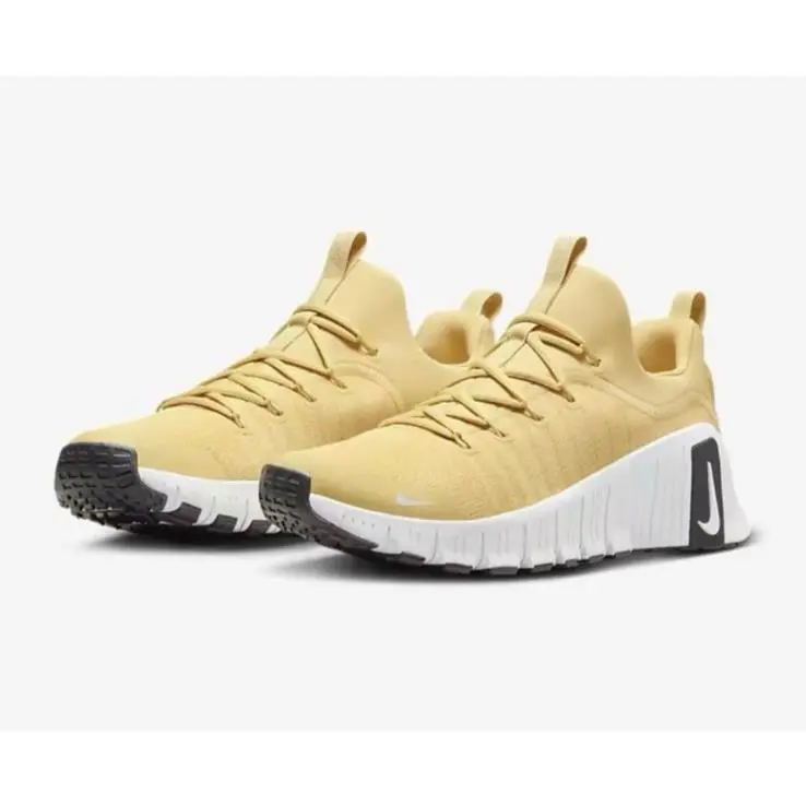 Nike shoes - Vegas Gold 4