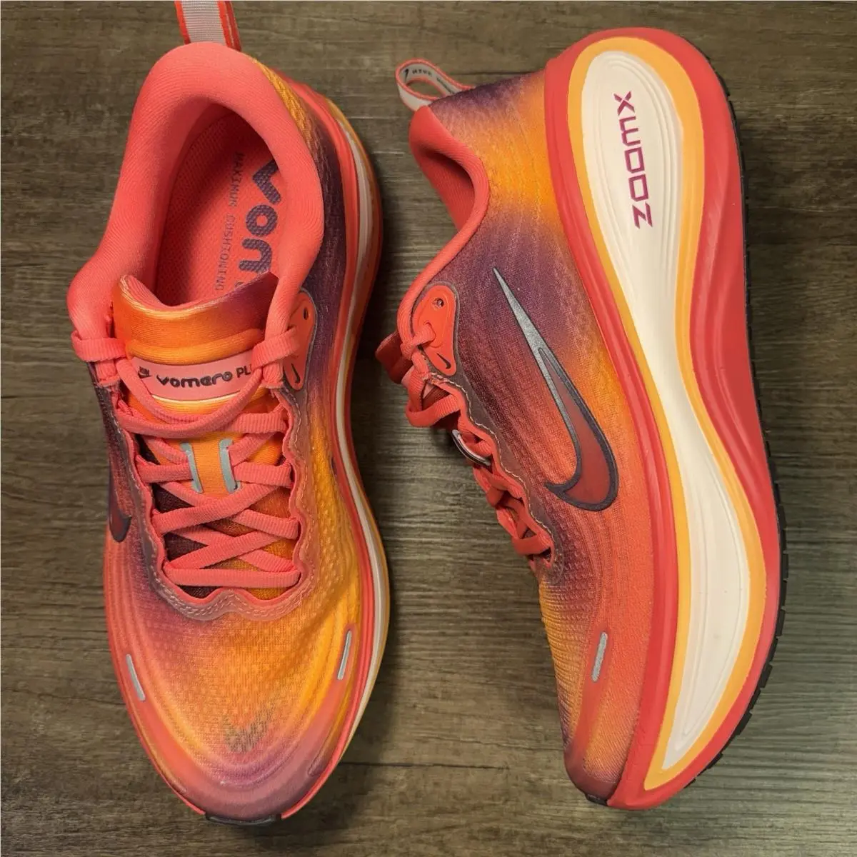 Nike Vomero Plus SE ‘sunset Ember Glow Bordeaux’ Women’s Size 8.5 IH2091-800