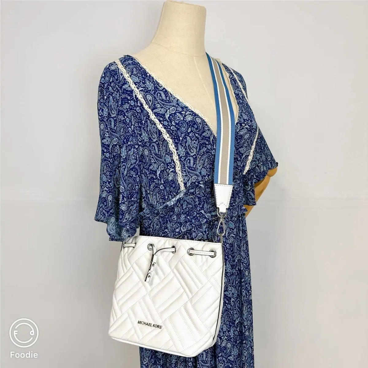 Michael Kors 35T9SP6C0T Peyton Quilted Leather XS Bucket Shoulder IN White