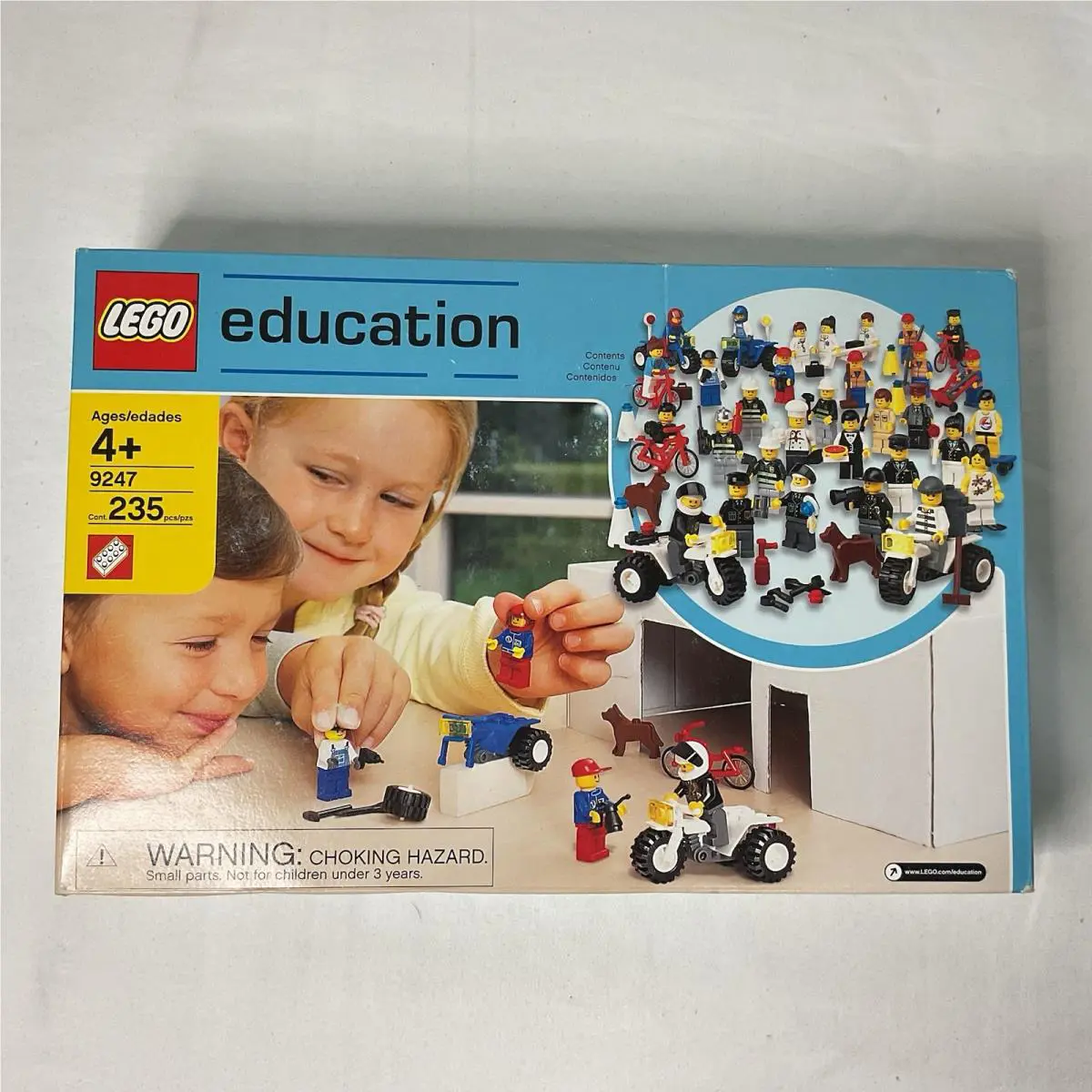 Lego Education 9247 Community Workers Minifig Bicycle Nurse Dog Robber ‘06