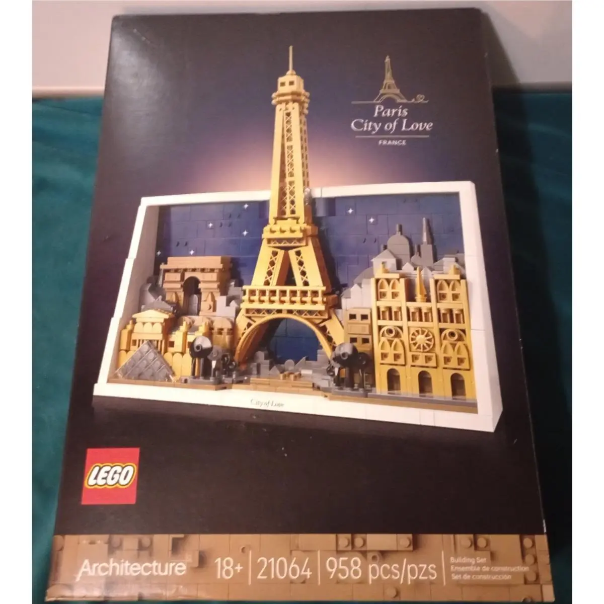 Lego Architecture Paris - City of Love Building Set 21064 958 Pieces