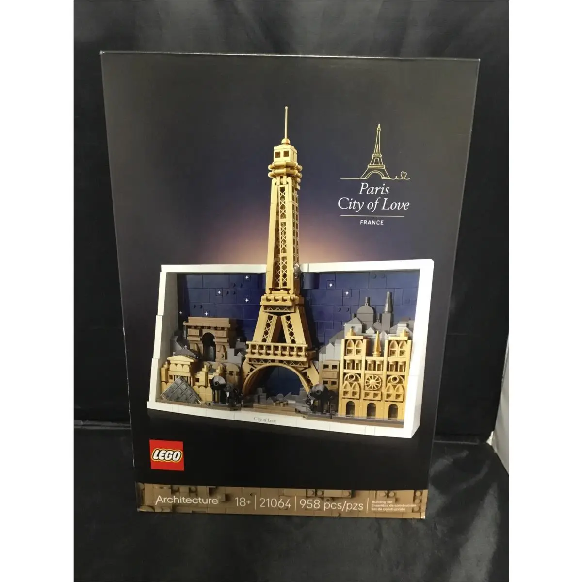 Lego Architecture Paris France City of Love 958 Pieces 21064